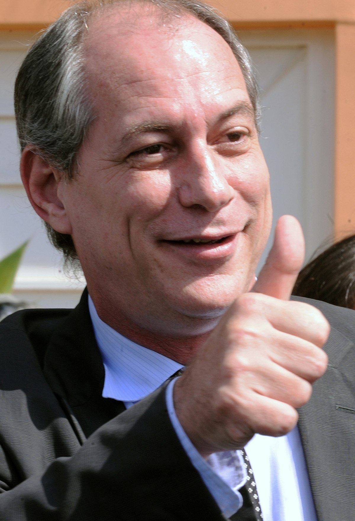 Brasilia -O deputado federal Ciro Gomes (PSB-CE) fala aimprensa  apos almoço reservado a candidata do PT à Presidência, Dilma Rousseff