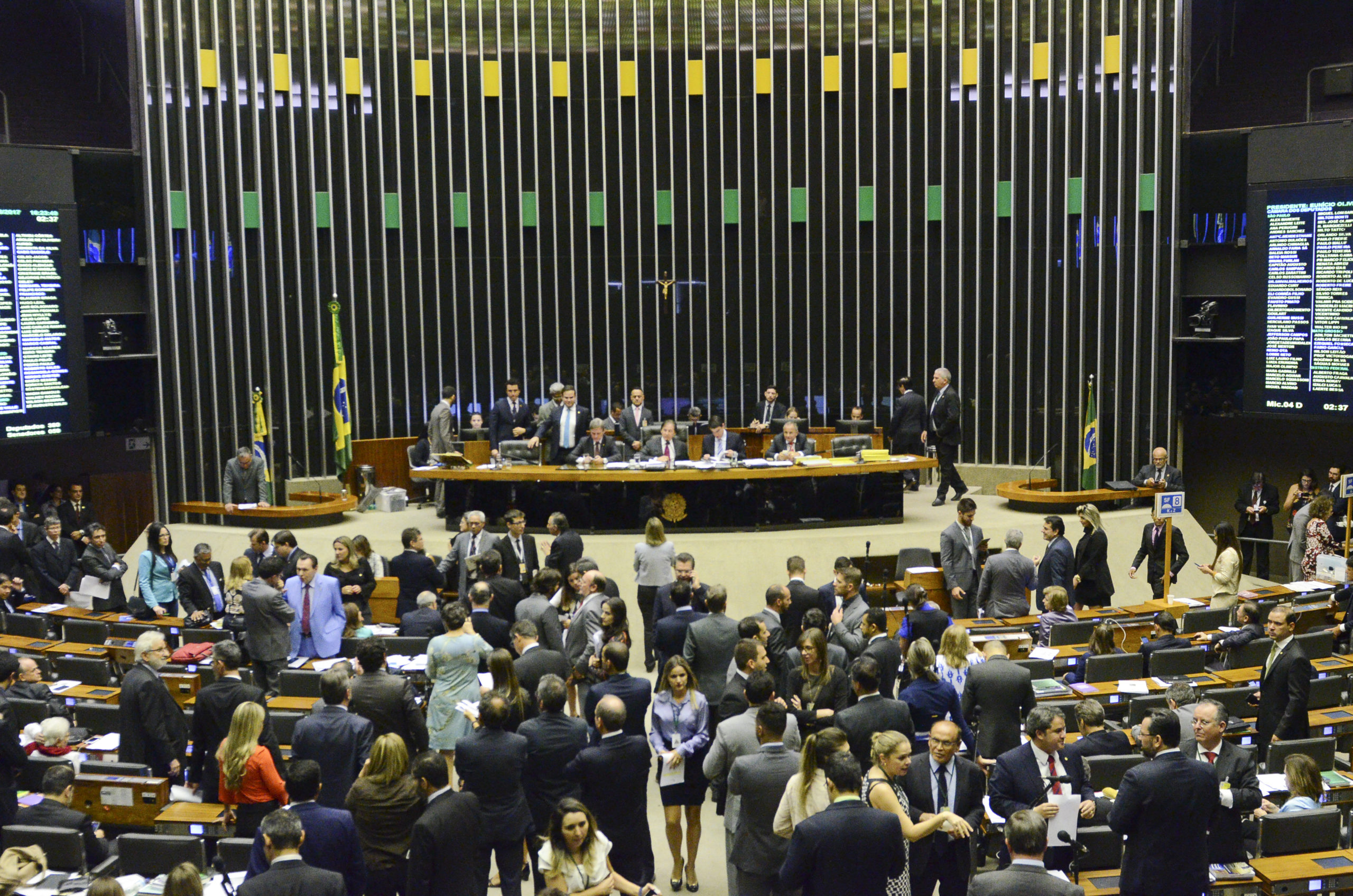 29/08/2017- Brasilia- DF, Brasil- Plenário da Câmara dos Deputados durante sessão conjunta do Congresso Nacional. Participam: senador Dário Berger (PMDB-SC); presidente do Senado Federal, senador Eunício Oliveira (PMDB-CE); 
secretário-geral da Mesa, Luiz Fernando Bandeira de Mello Filho. 
Foto: Pedro França/Agência Senado