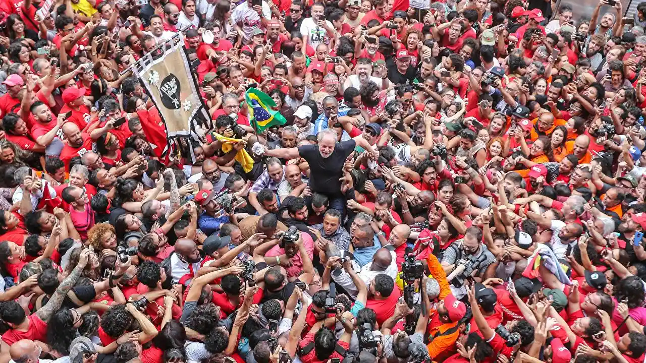 lula-about-to-give-his-first-speech-since-being-freed-from-wrongful-imprisonment-1280×720