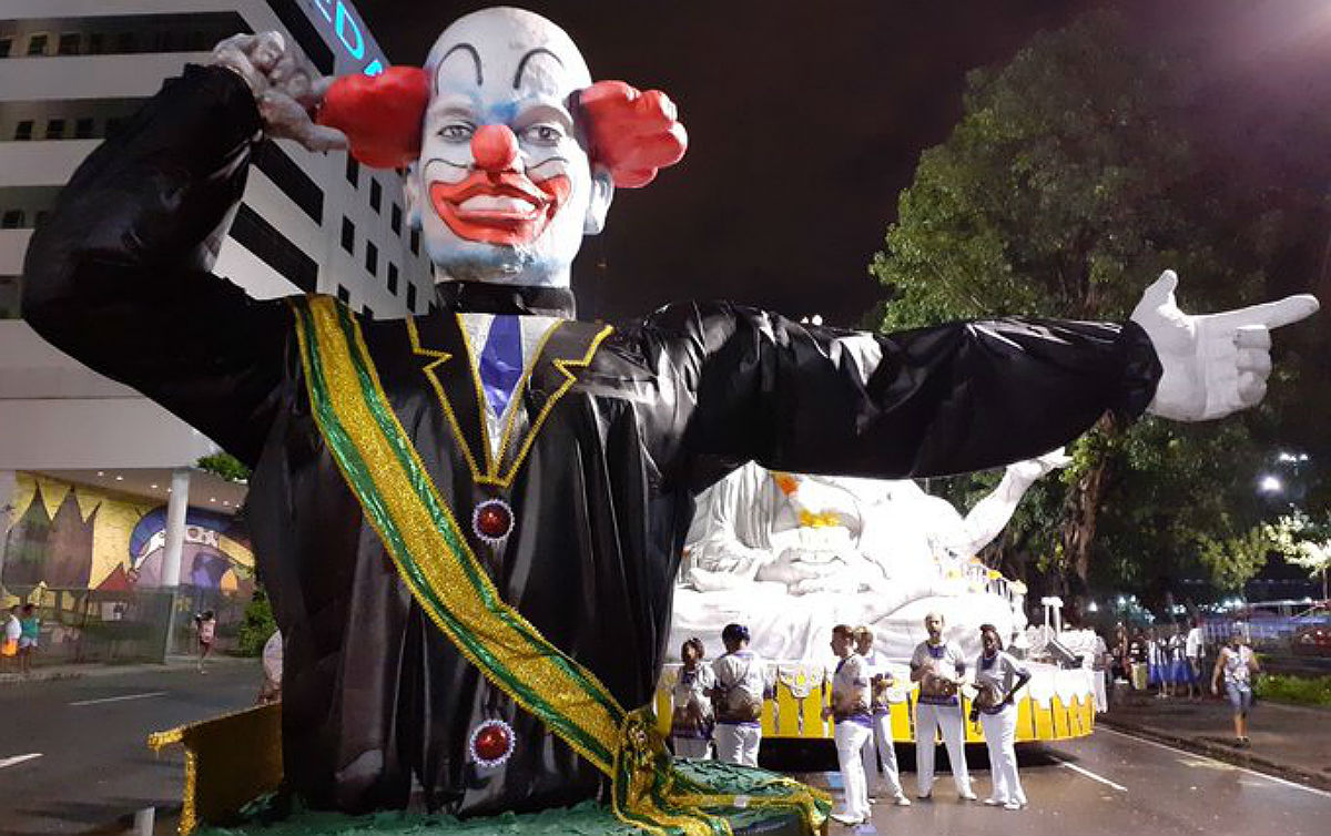 C100 - bolsonaro carnaval rj