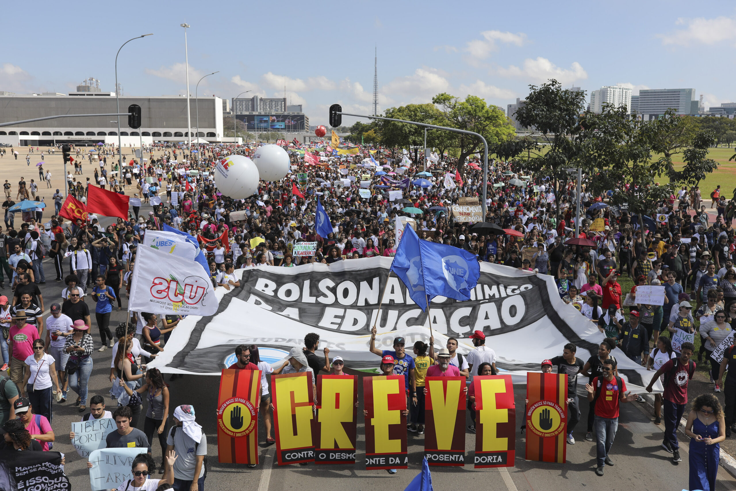 Protesto de Estudantes contra o corte do orçamento da Educação.Hotel. Brasilia, 15-05-2019.Foto: Sérgio Lima/Poder 360