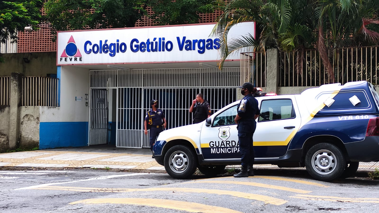 policia-nas-escolas