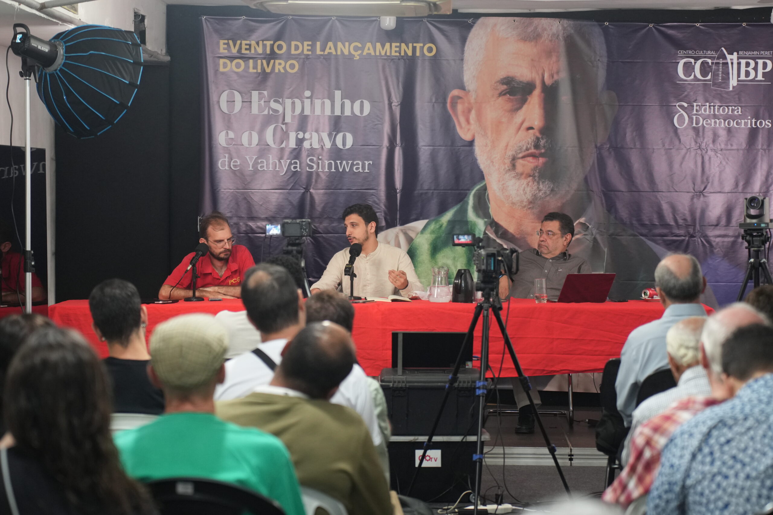 A302 - mesa lançamento livro