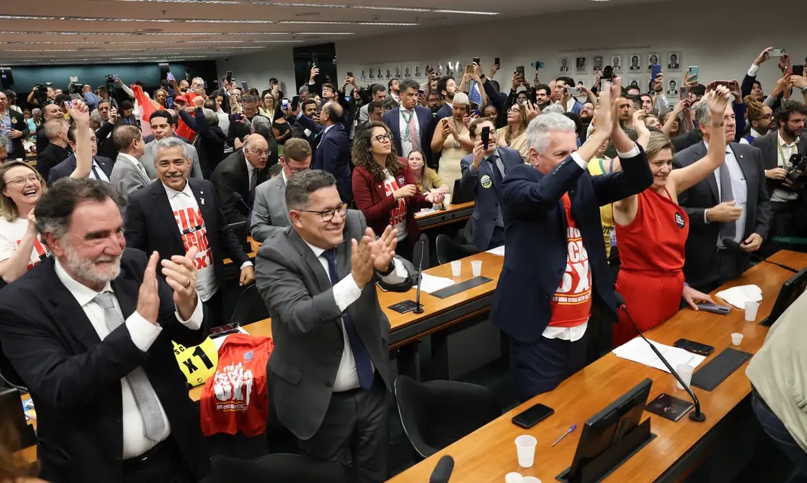 A500 - proposta-teve-34-votos-favoraveis-na-comissao