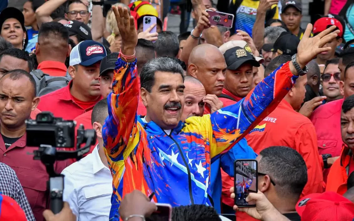 A702 - Maduro reeleito