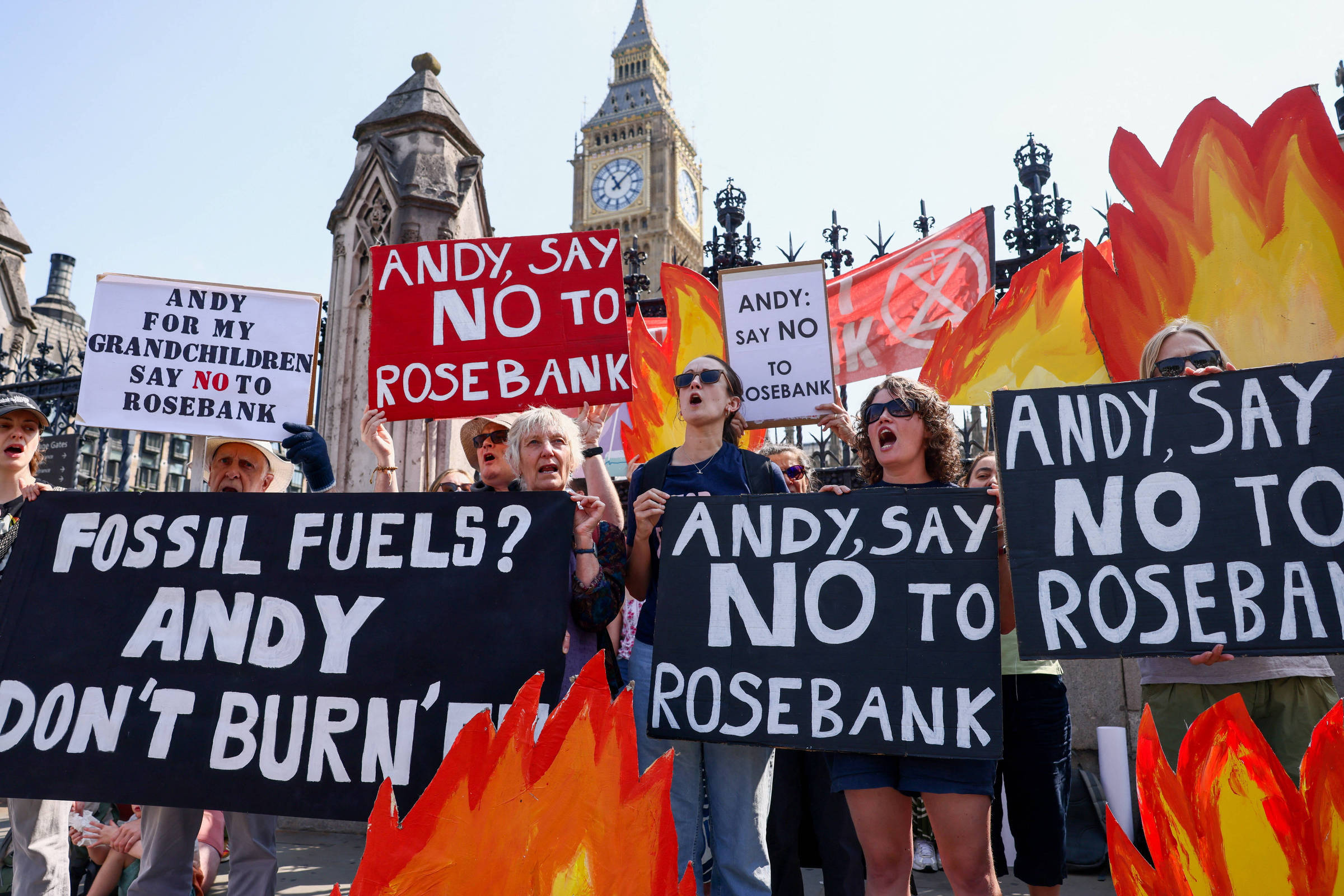 A702 - protesto no RU