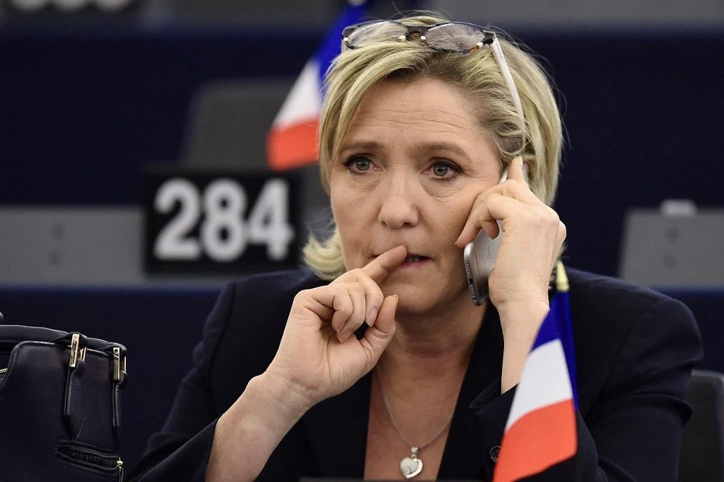 A700 - opção - Le pen