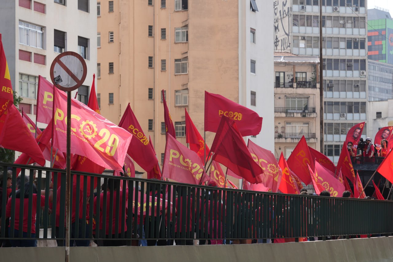 A200 - por uma politica independente