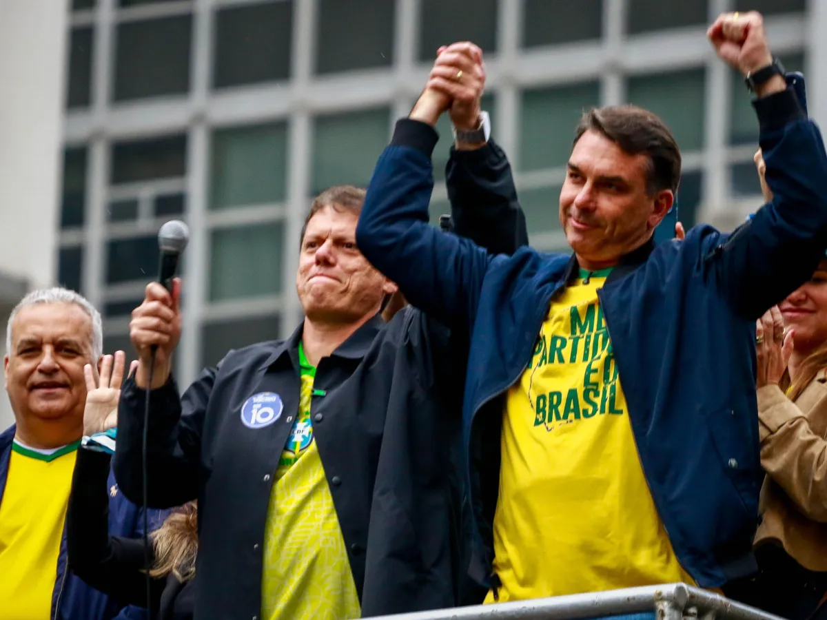 A500 - Flavio-Bolsonaro e Tarcisio