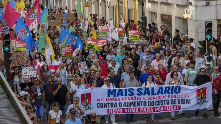 A802 - Protestos na Europa